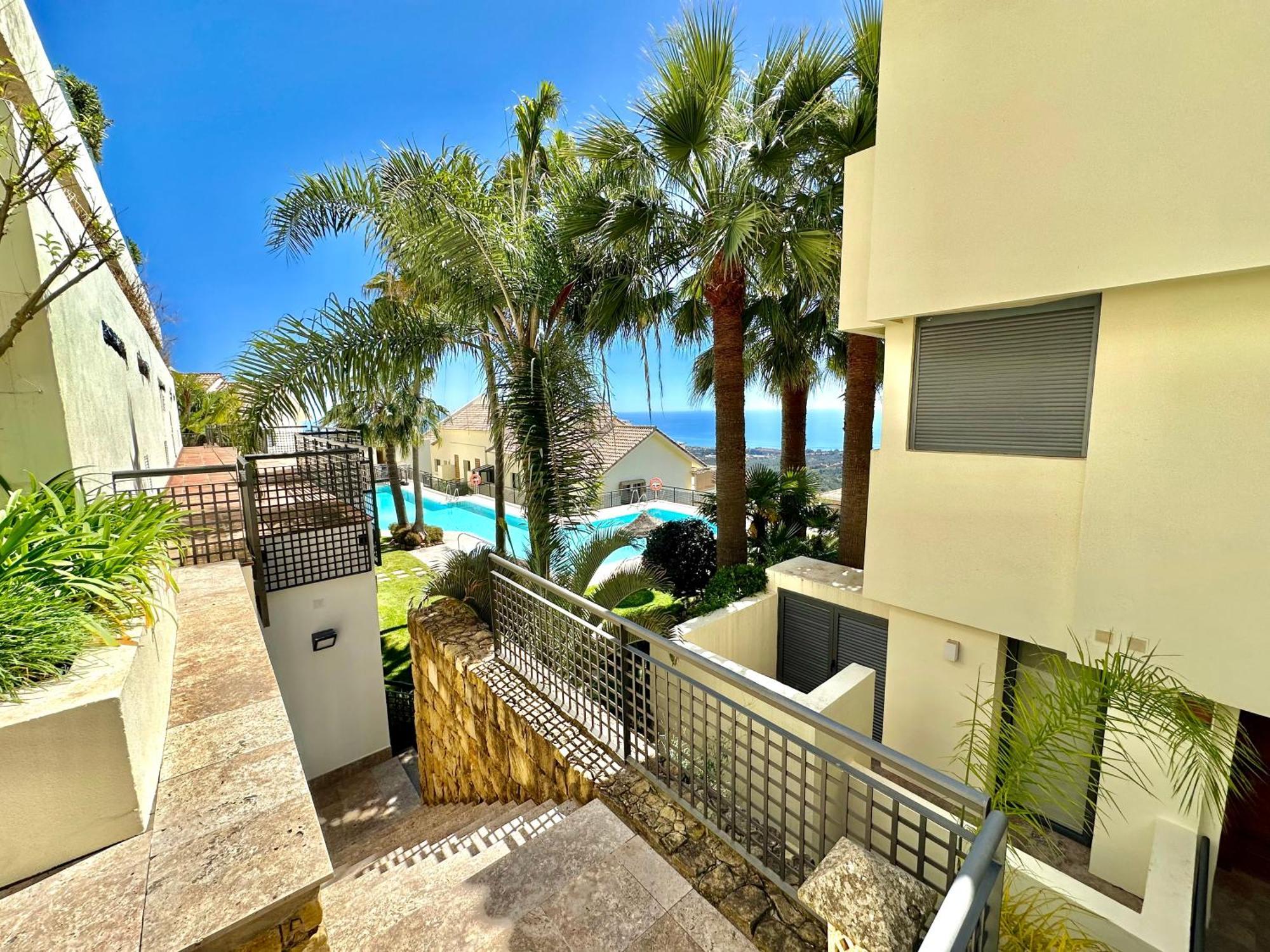 Apartment Luxury Retreat In Monteros